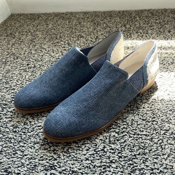 LOGO by Lori Goldstein Shoes - NEW Lori Goldstein LOGO Sz 9.5 M Denim and Lace Slip On Flat Shoes